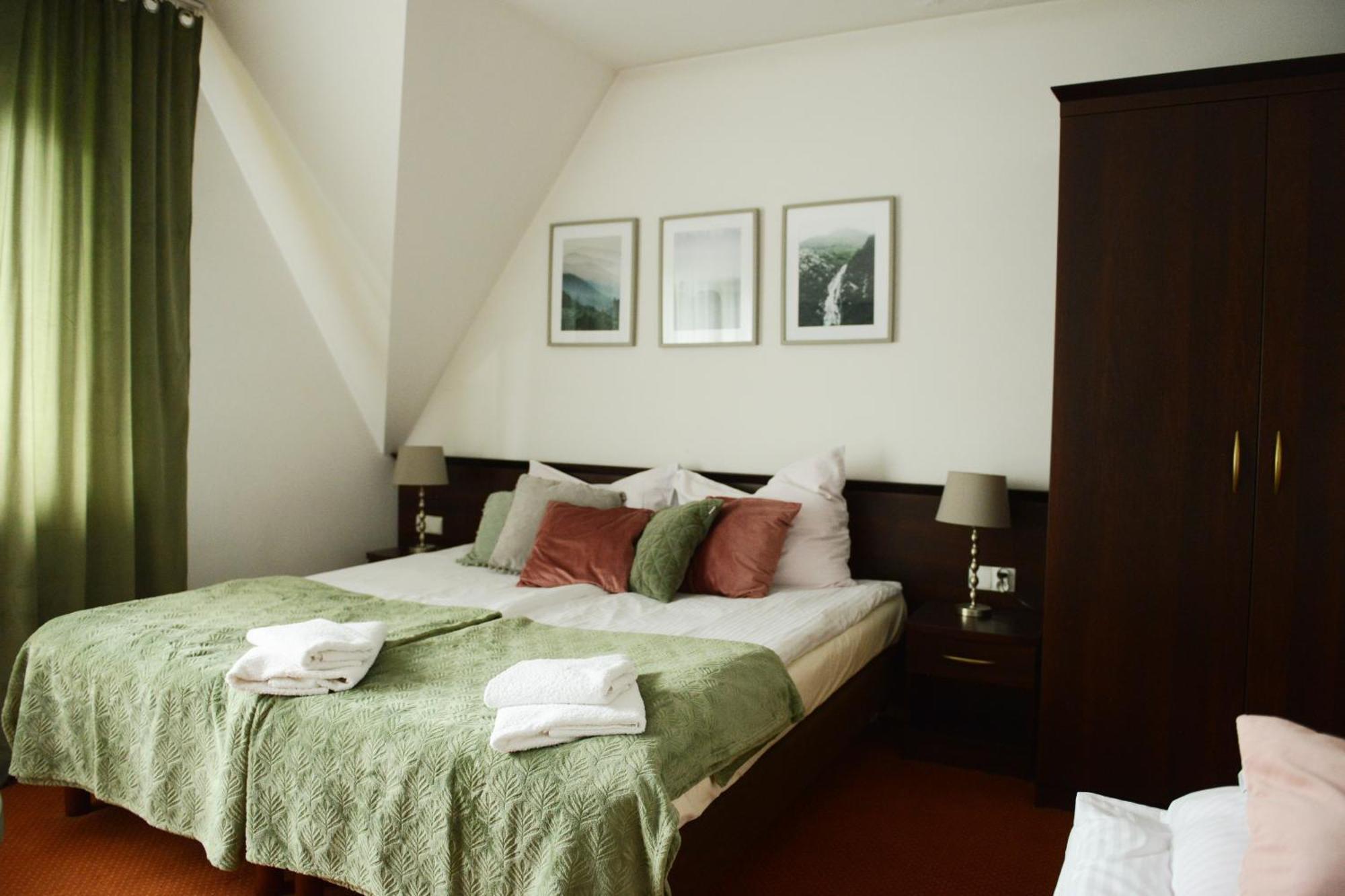 Hotel Dw Paryzanka à Poronin Extérieur photo