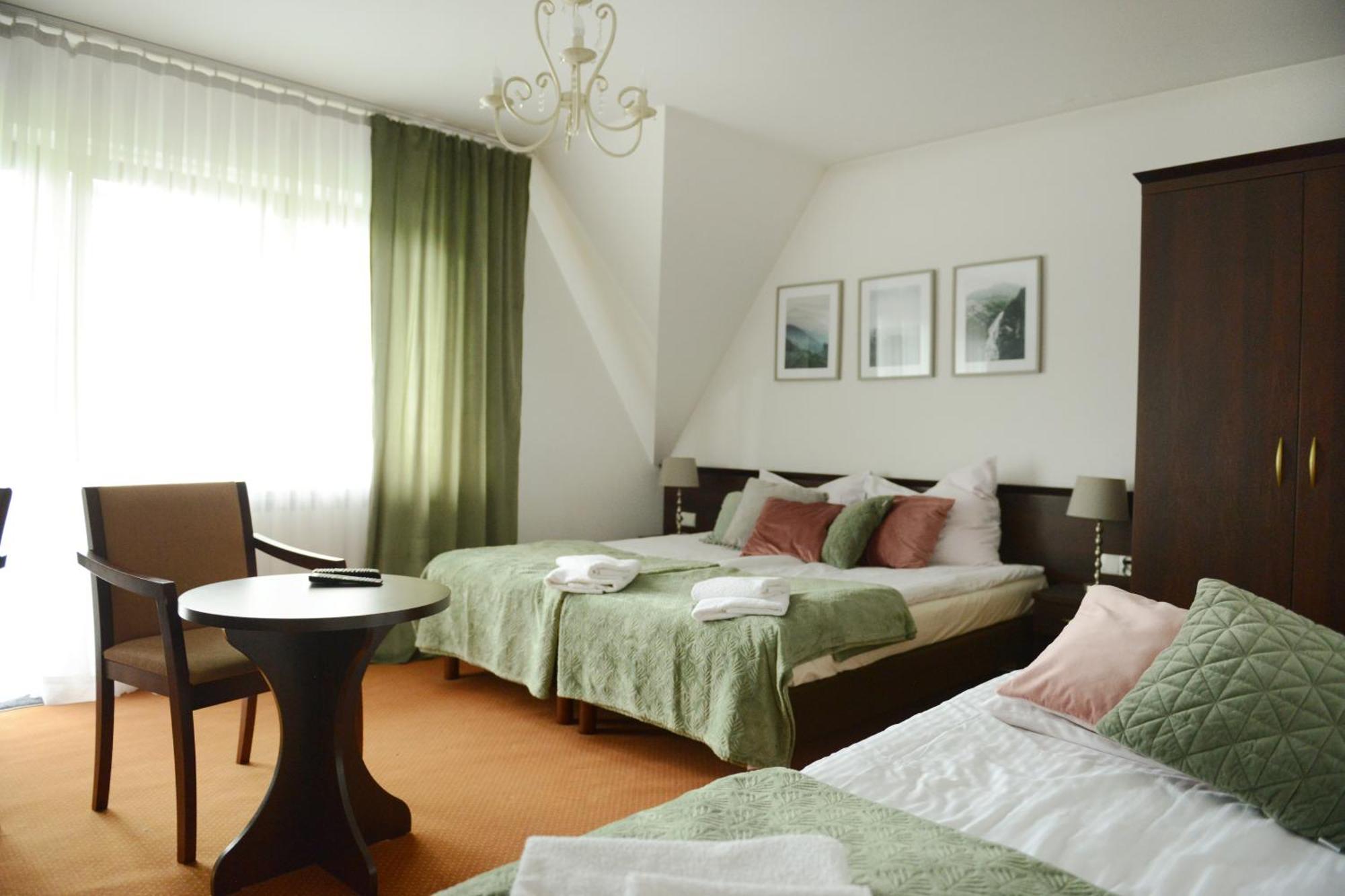 Hotel Dw Paryzanka à Poronin Extérieur photo